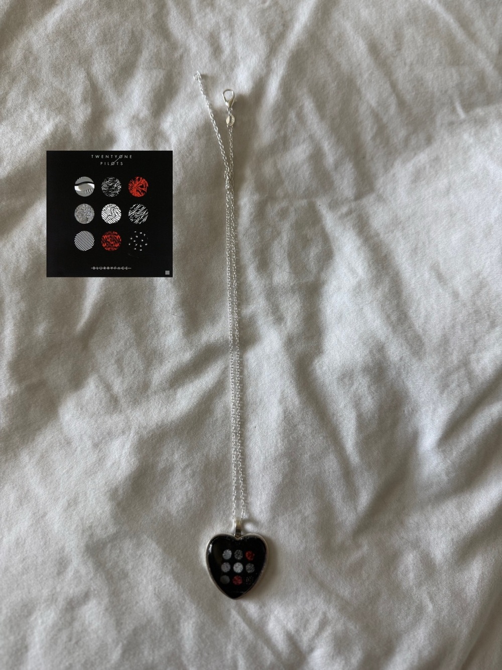twenty one pilots blurryface necklace